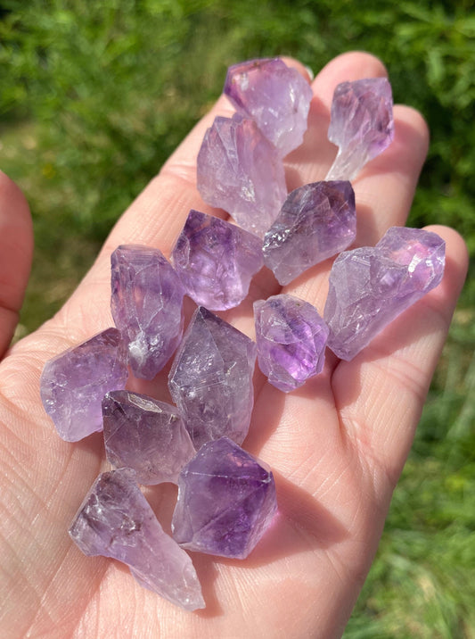 Amethyst-Amethyst pieces and points-raw amethyst stone-Healing crystals and stones-amethyst jewelry-healing gemstones